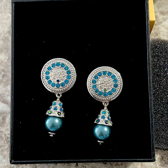 Heidi Daus Swag Earrings for Pierced Ears - Picture 1 of 10